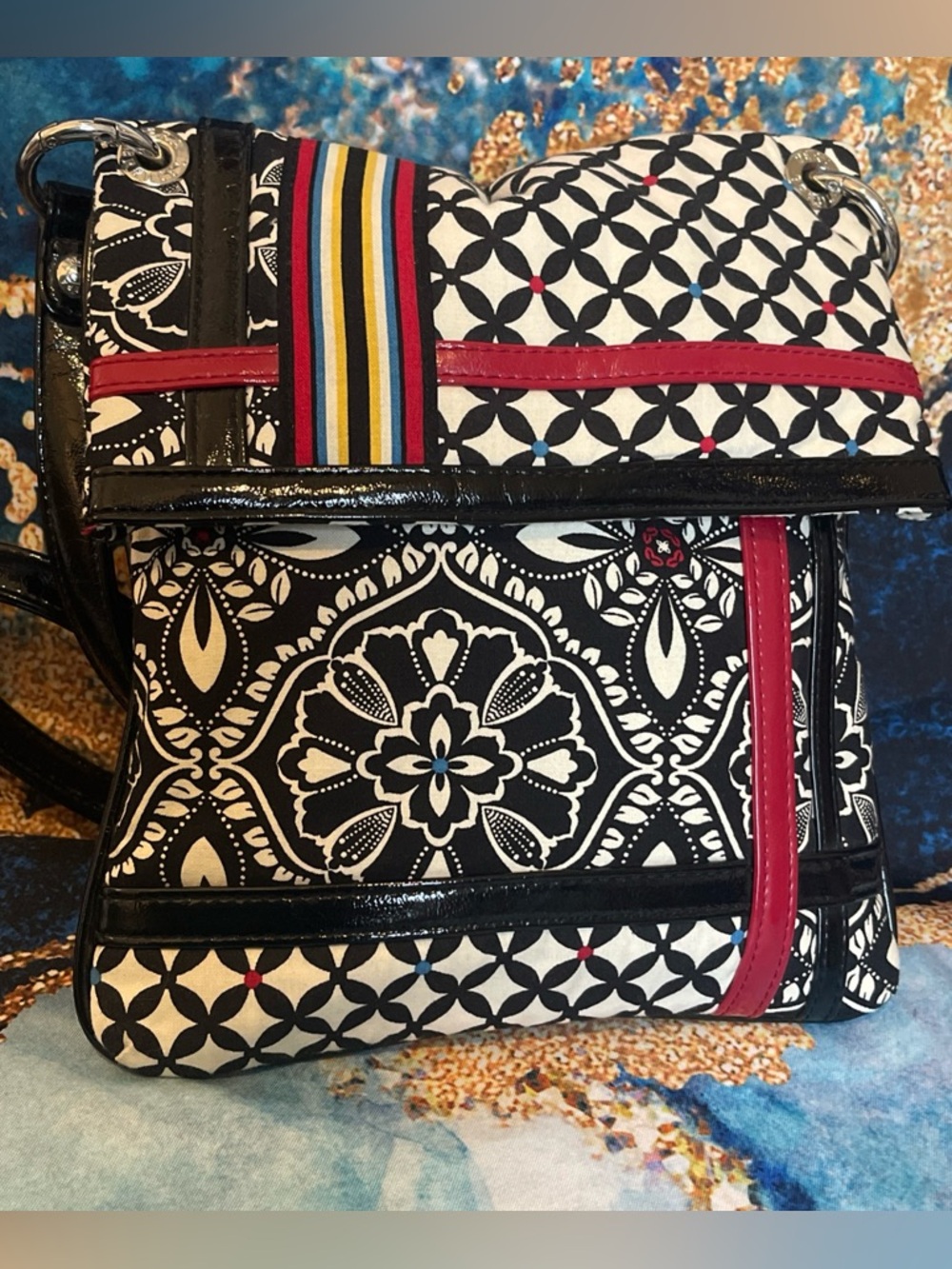 Vera Bradley Flipster Crossbody Barcelona Retired Pattern Black White Red Sm Bag